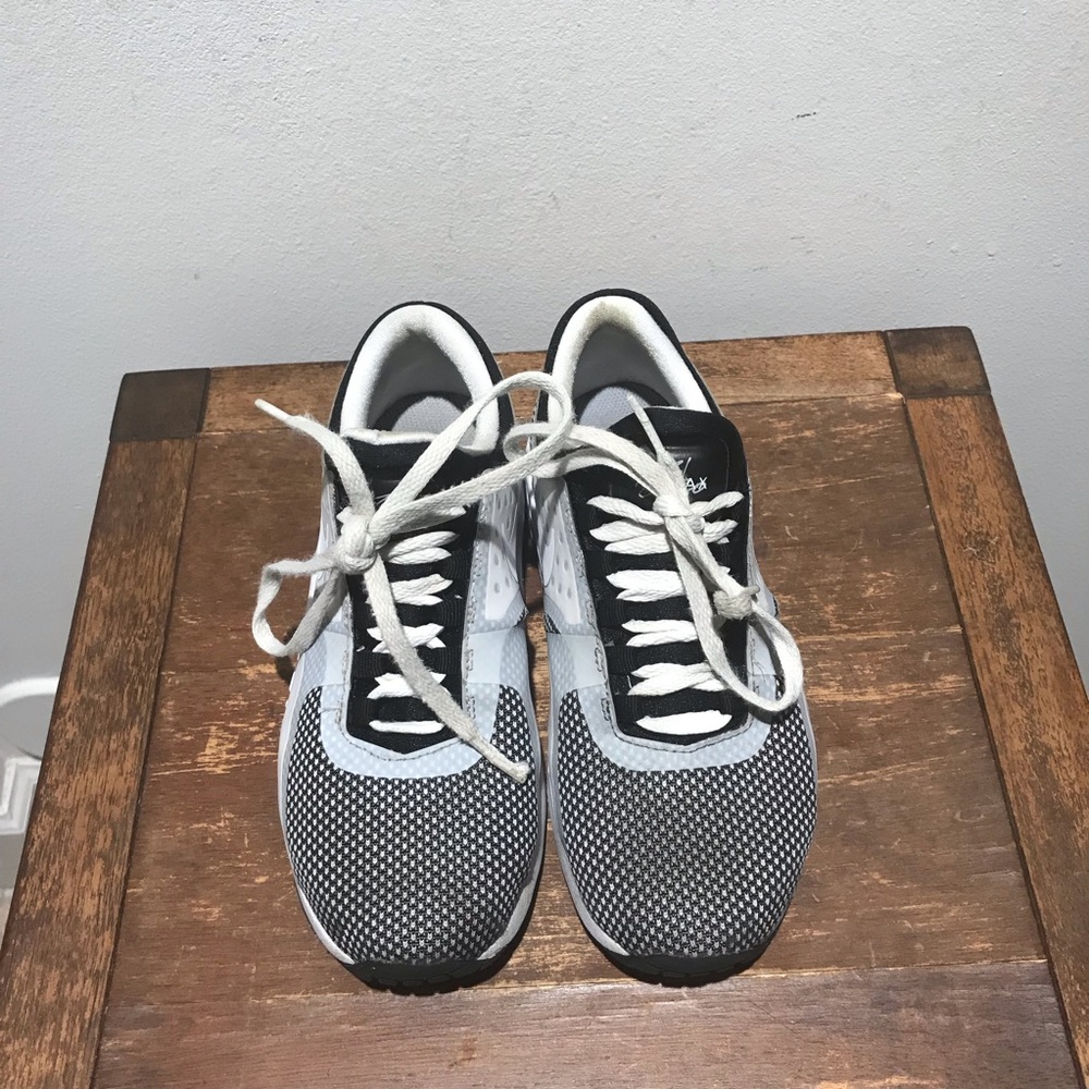 Nike Air Max Sneakers - Picture 3 of 8